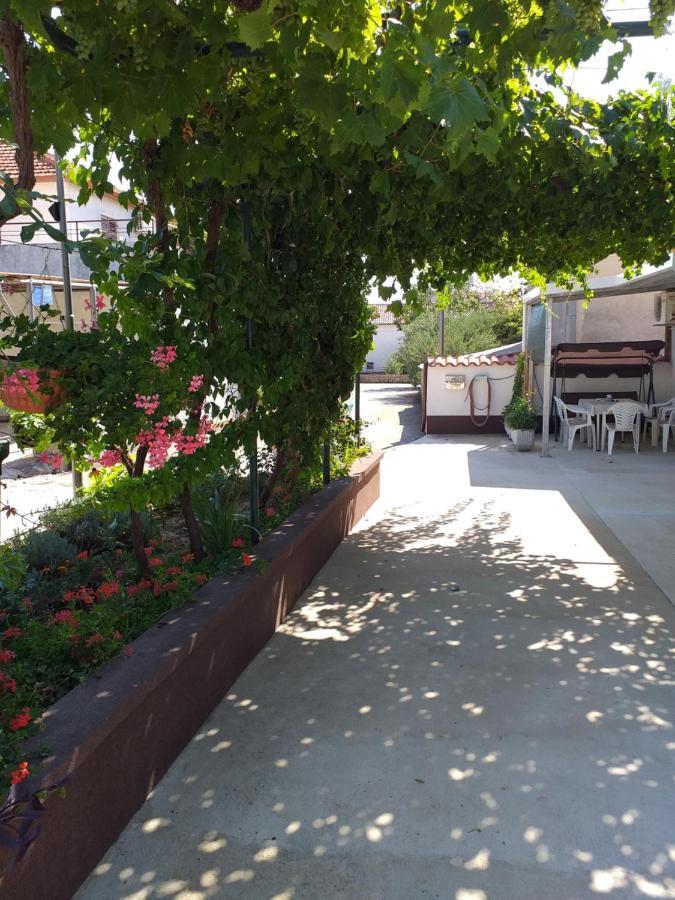 ביוגראד נה מורו Apartments Jelicic מראה חיצוני תמונה
