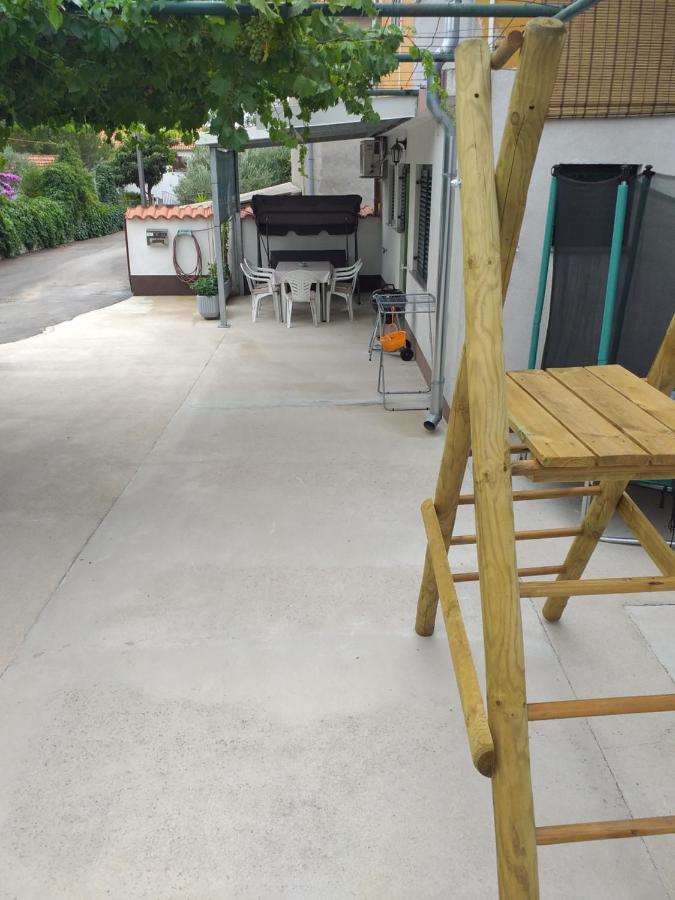 ביוגראד נה מורו Apartments Jelicic מראה חיצוני תמונה
