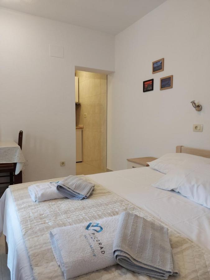 ביוגראד נה מורו Apartments Jelicic מראה חיצוני תמונה