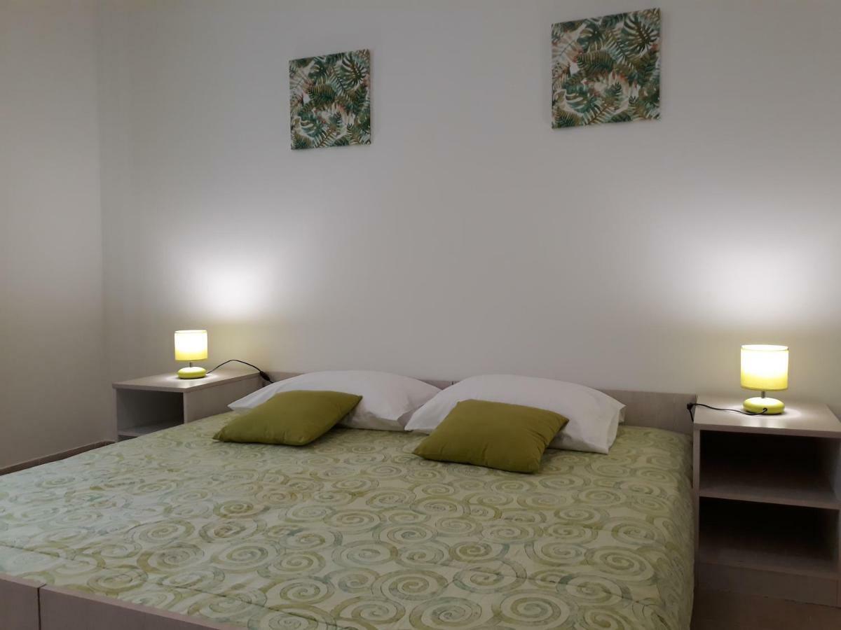 ביוגראד נה מורו Apartments Jelicic מראה חיצוני תמונה