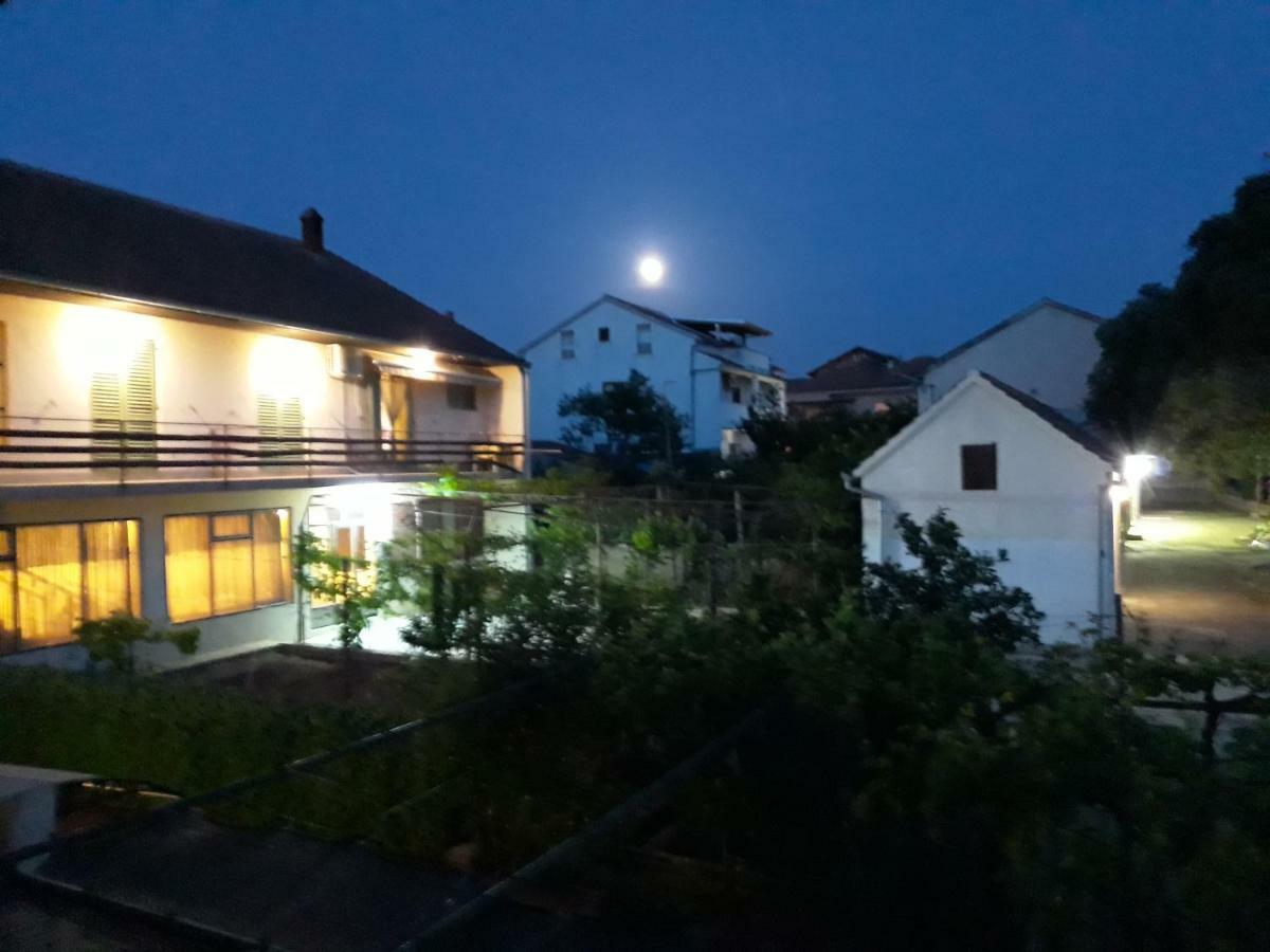 ביוגראד נה מורו Apartments Jelicic מראה חיצוני תמונה