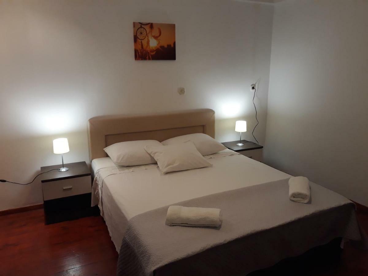 ביוגראד נה מורו Apartments Jelicic מראה חיצוני תמונה